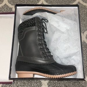 Snow boots